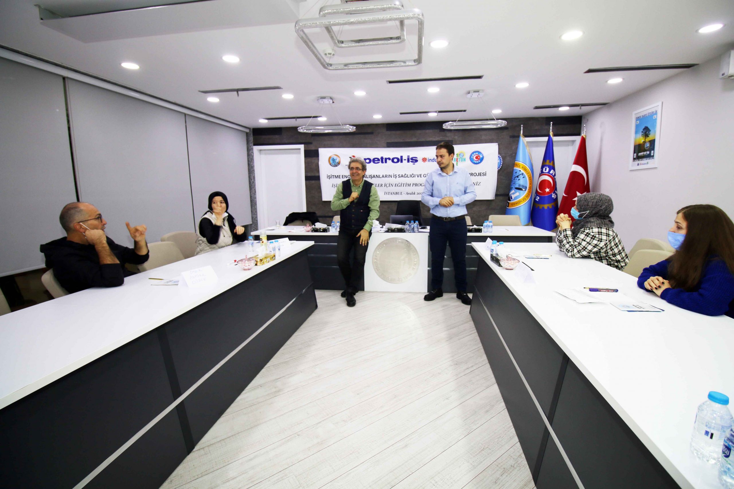 Türkiye’de Sendikal Alanda İlk Kez İşitme Engelli Üyeler İçin Sendikal Eğitim Yapılıyor