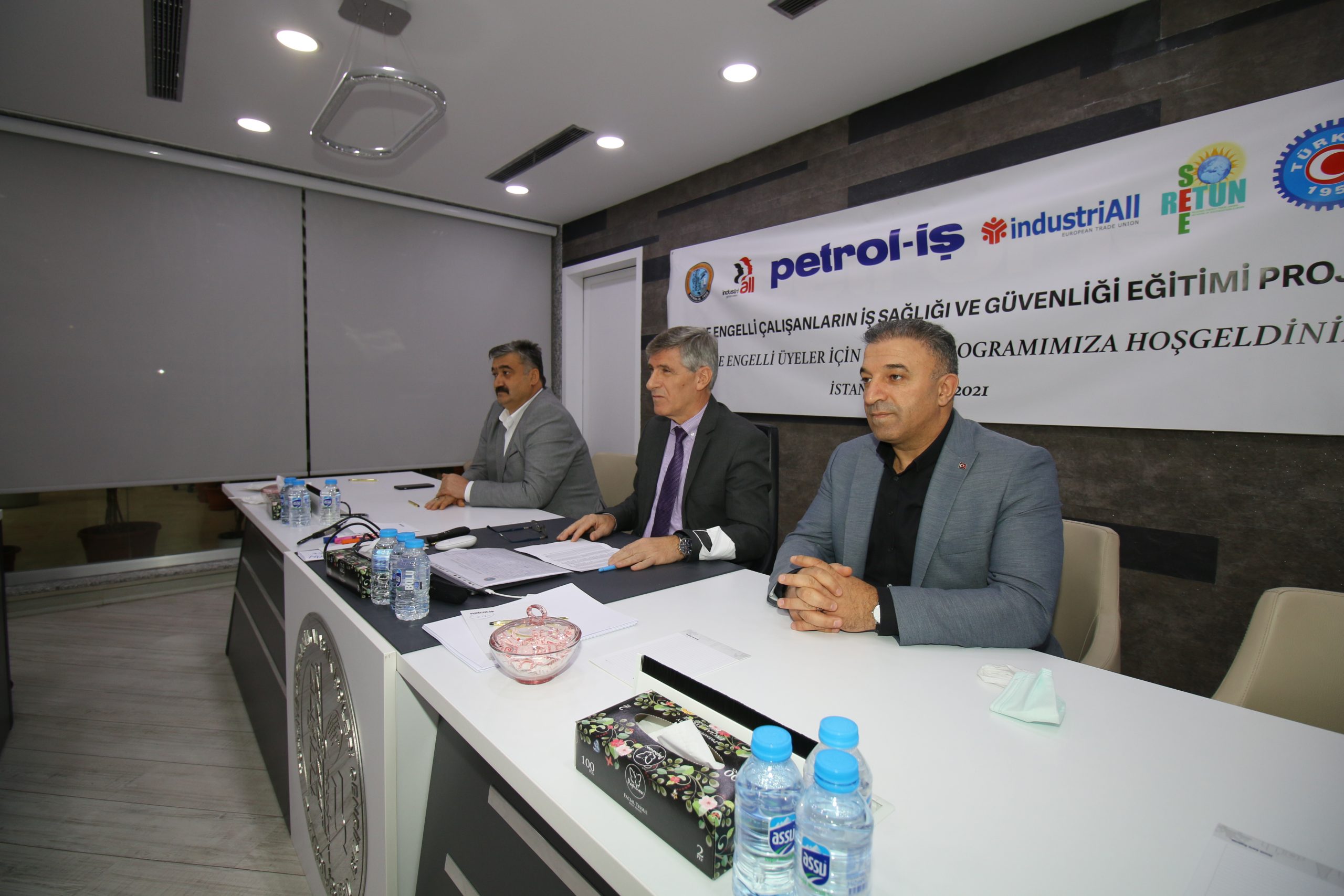 Türkiye’de Sendikal Alanda İlk Kez İşitme Engelli Üyeler İçin Sendikal Eğitim Yapılıyor