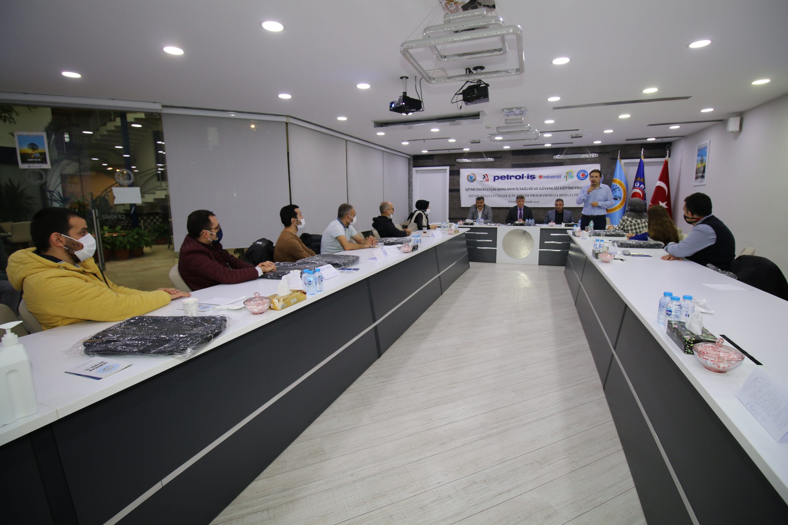 Türkiye’de Sendikal Alanda İlk Kez İşitme Engelli Üyeler İçin Sendikal Eğitim Yapılıyor