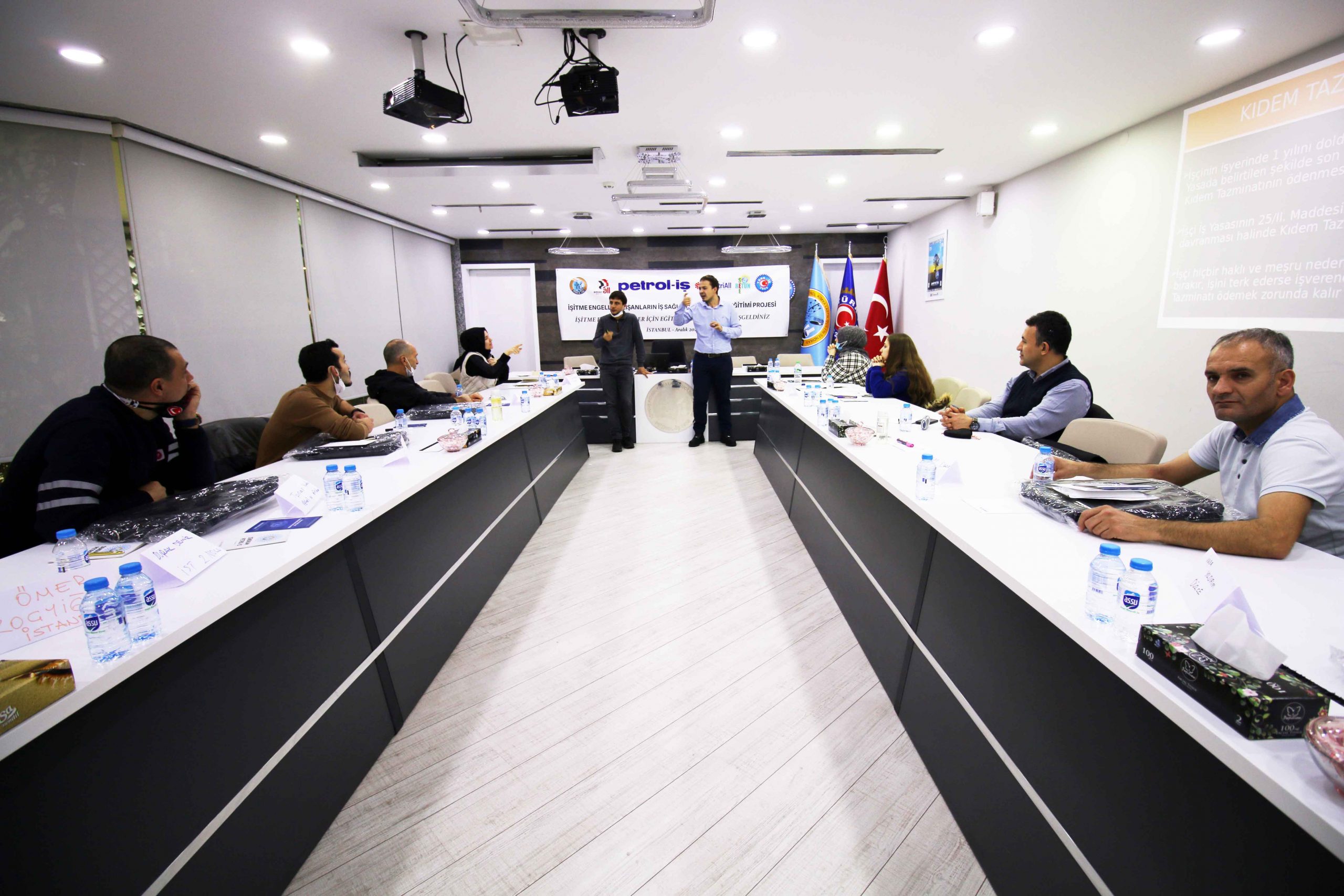 Türkiye’de Sendikal Alanda İlk Kez İşitme Engelli Üyeler İçin Sendikal Eğitim Yapılıyor