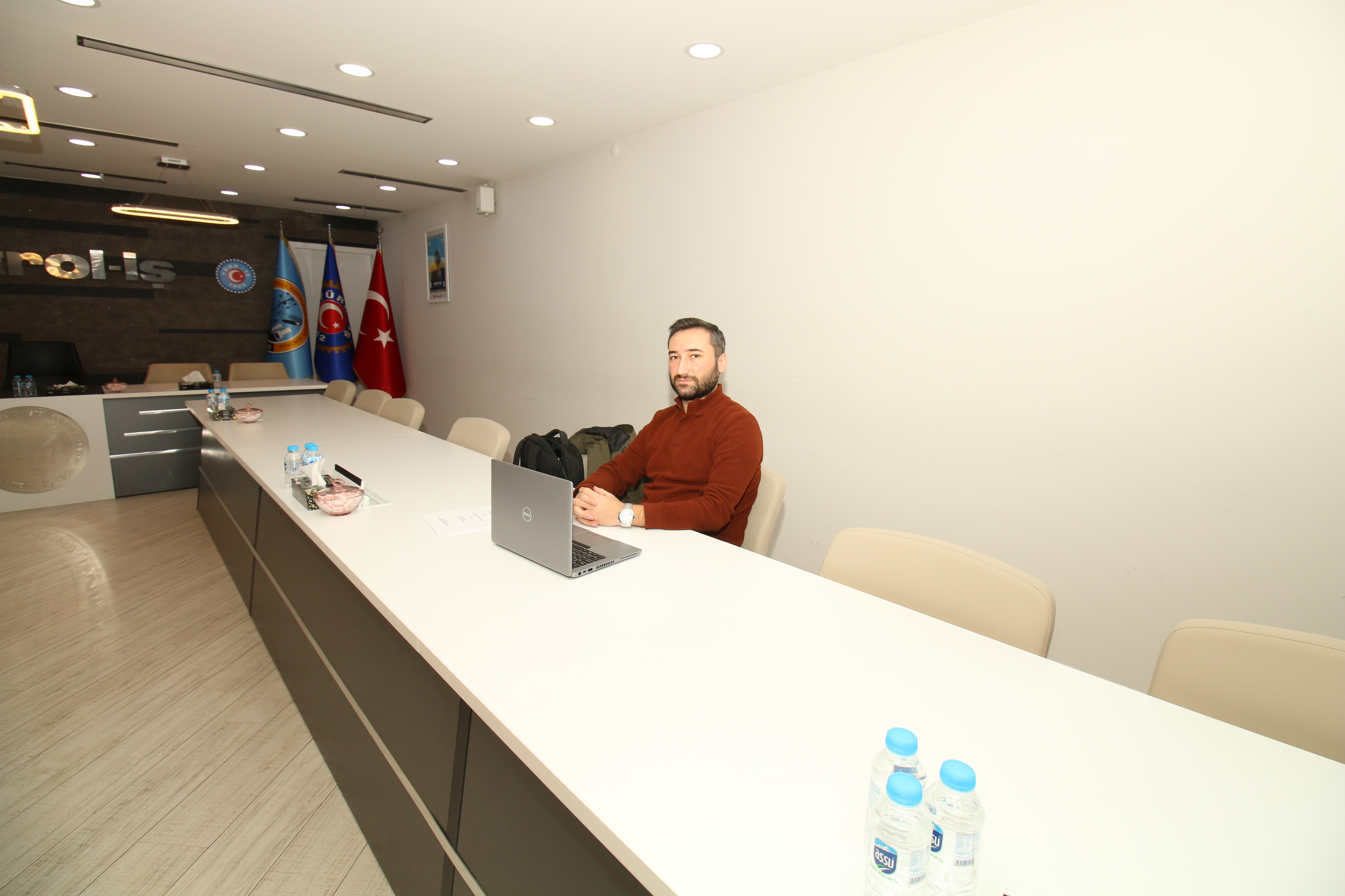 Hedef sektörde belgeli çalışan nitelikli işgücü yaratmak