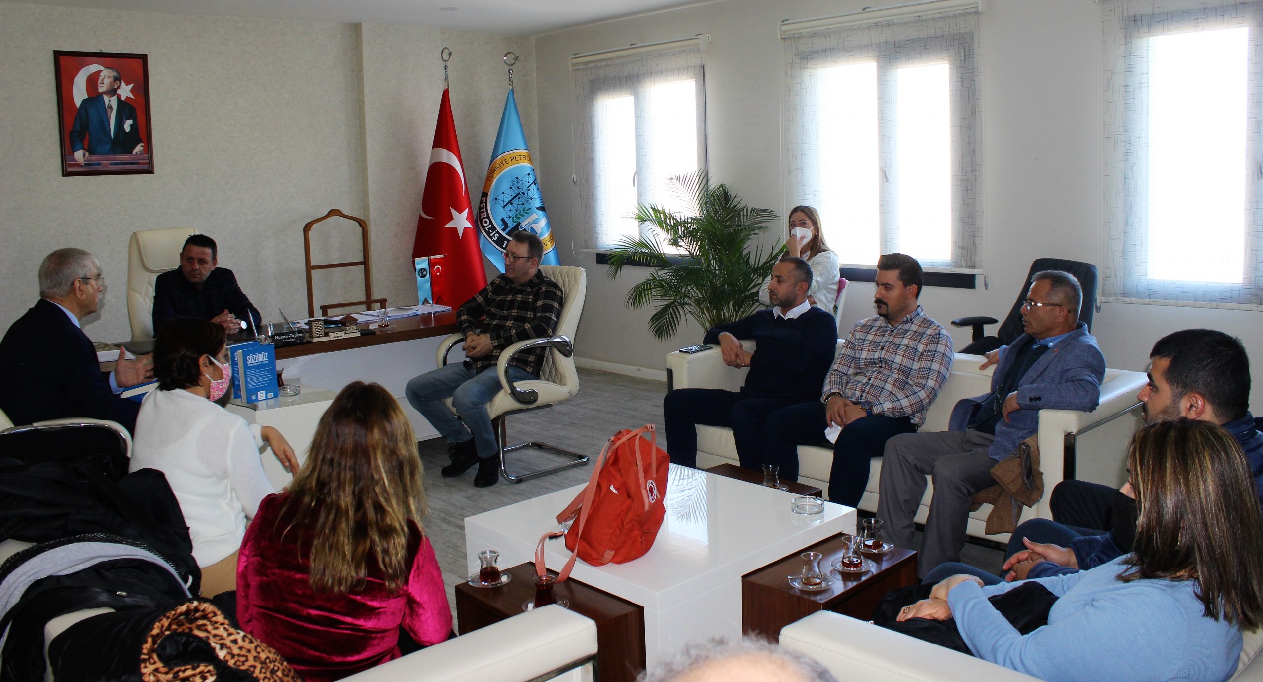 CHP 27. Dönem İzmir Milletvekili Kani Beko Aliağa Şubemizi Ziyaret Etti