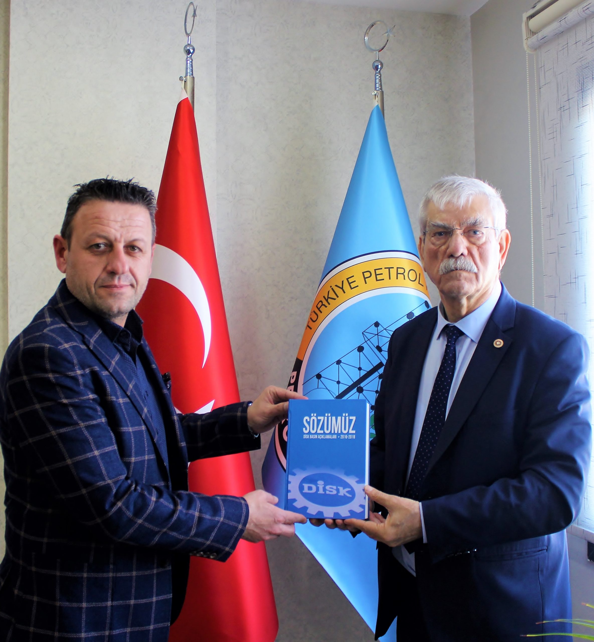 CHP 27. Dönem İzmir Milletvekili Kani Beko Aliağa Şubemizi Ziyaret Etti