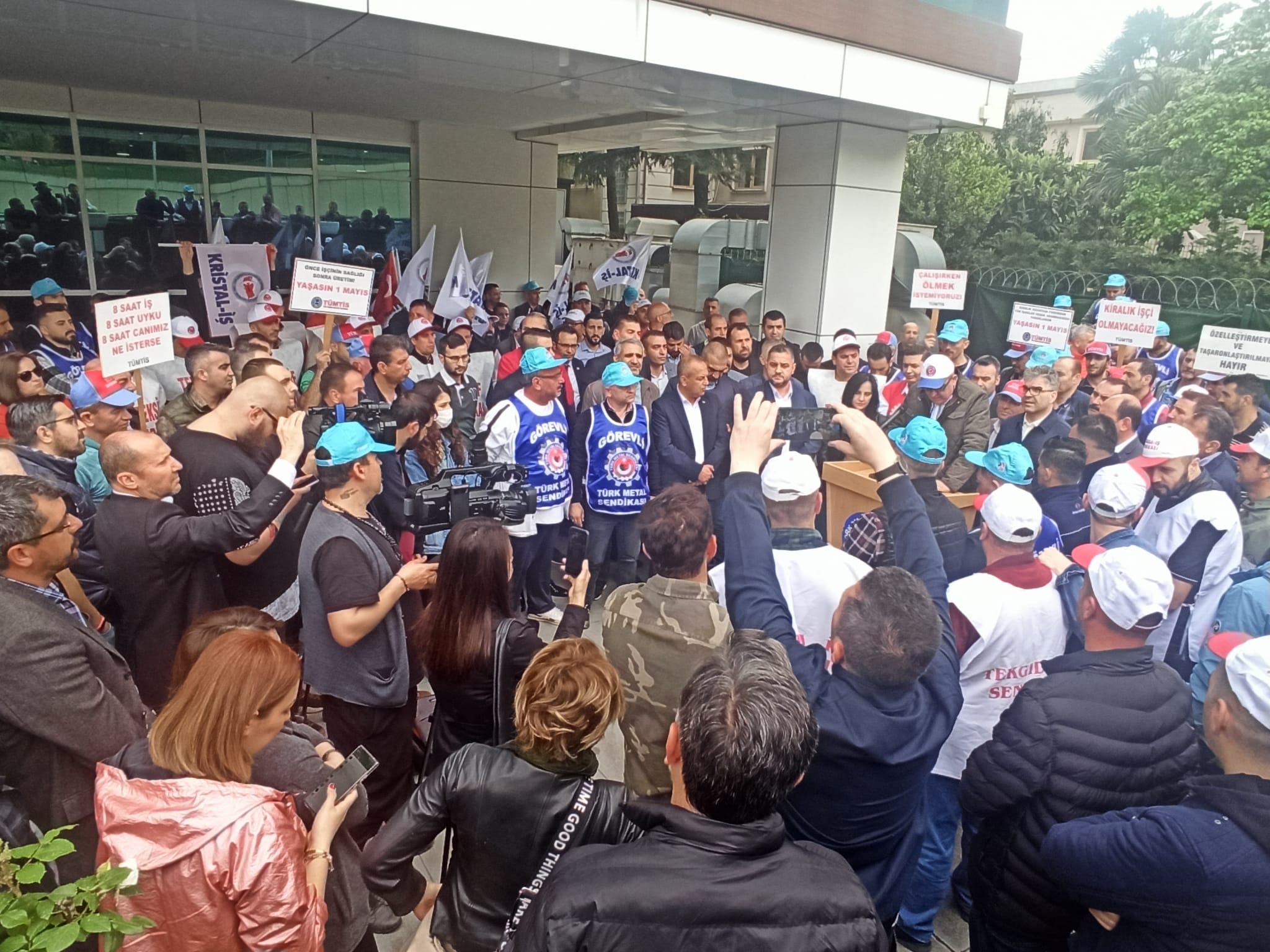 Bursa Şubemizde 1 Mayıs Kutlaması