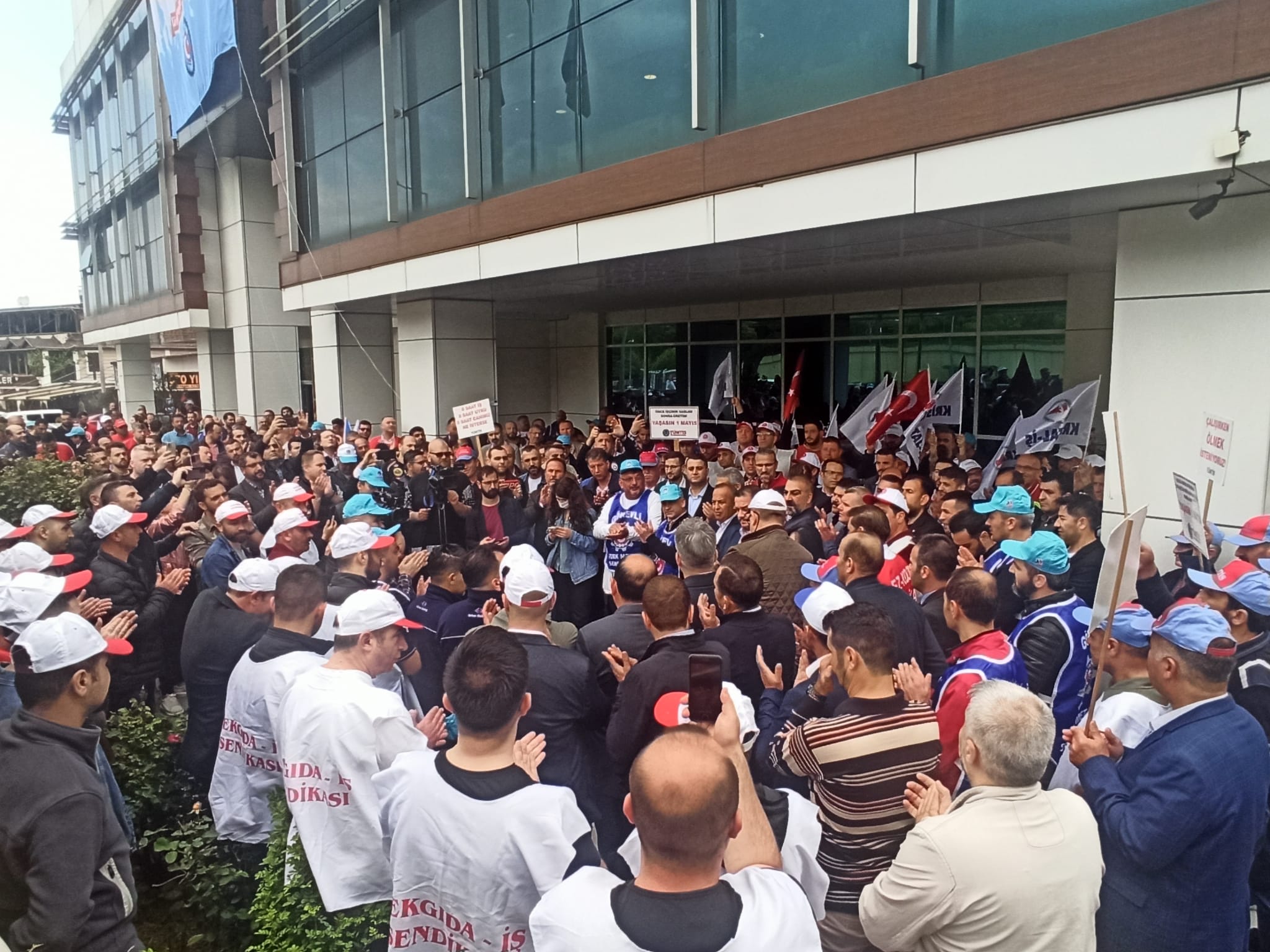 Bursa Şubemizde 1 Mayıs Kutlaması