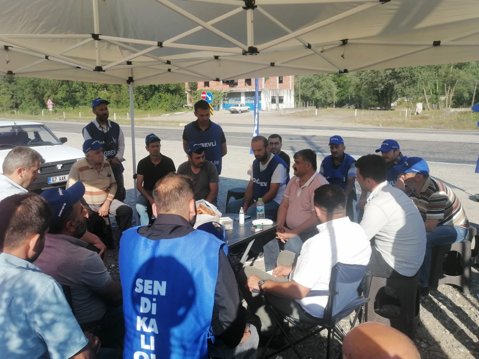 Genel Örgütlenme ve Eğitim Sekreterimiz Niyazi Recepkethüda’dan Ece Seramik Grevine Dayanışma Ziyareti