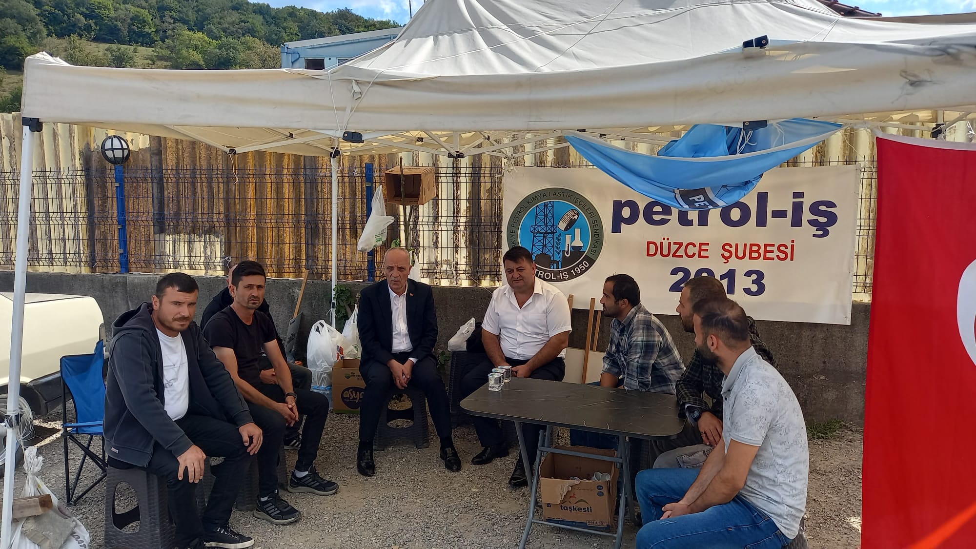 Türk-İş Genel Başkanı’ndan Ece Seramik Grevine Ziyaret