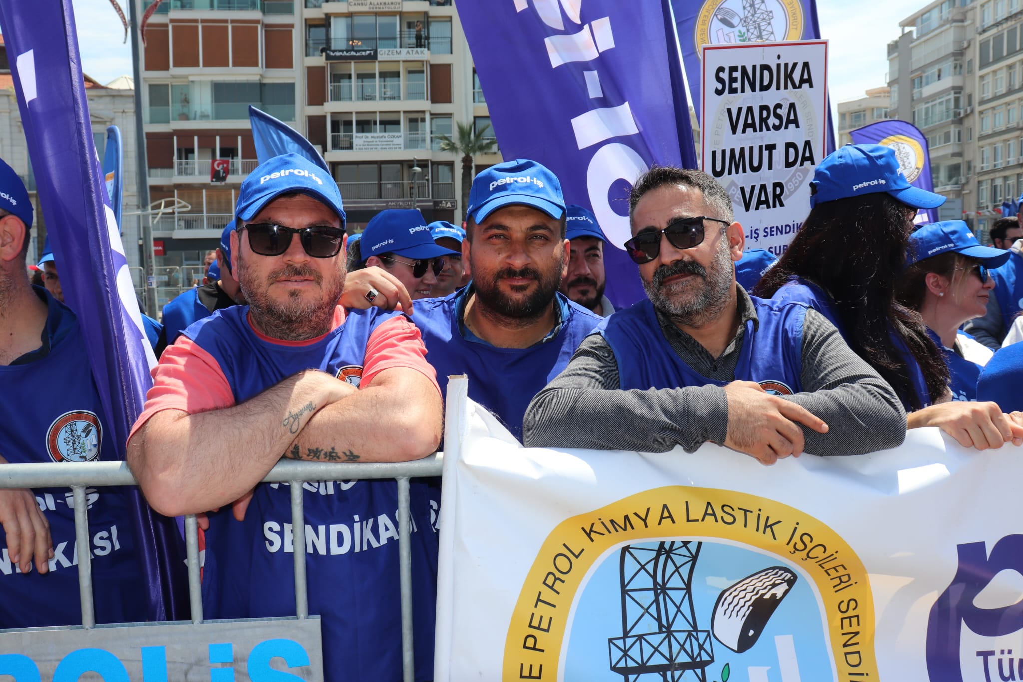 Manisa Şubemiz 1 Mayıs'ı İzmir'de Kutladı