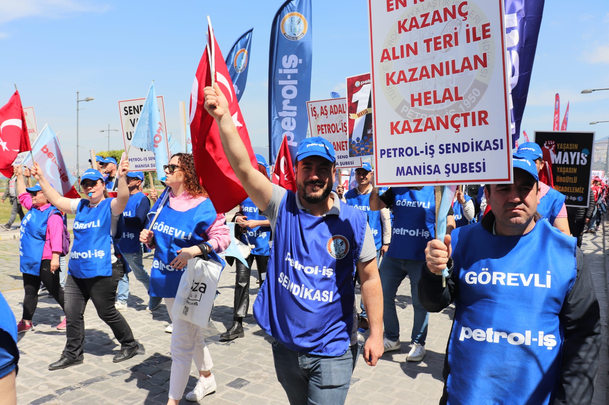 Manisa Şubemiz 1 Mayıs'ı İzmir'de Kutladı