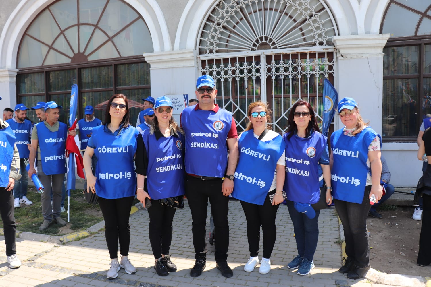 Manisa Şubemiz 1 Mayıs'ı İzmir'de Kutladı