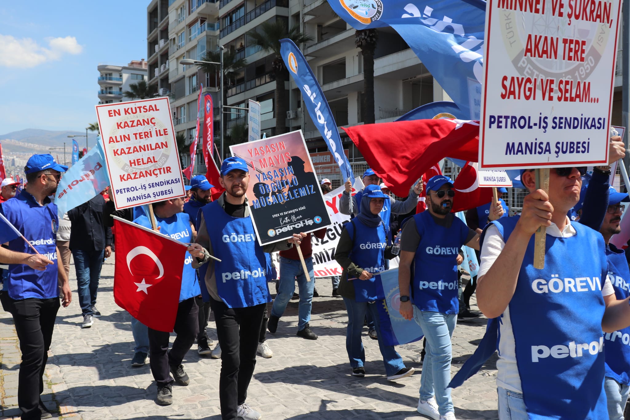 Manisa Şubemiz 1 Mayıs'ı İzmir'de Kutladı