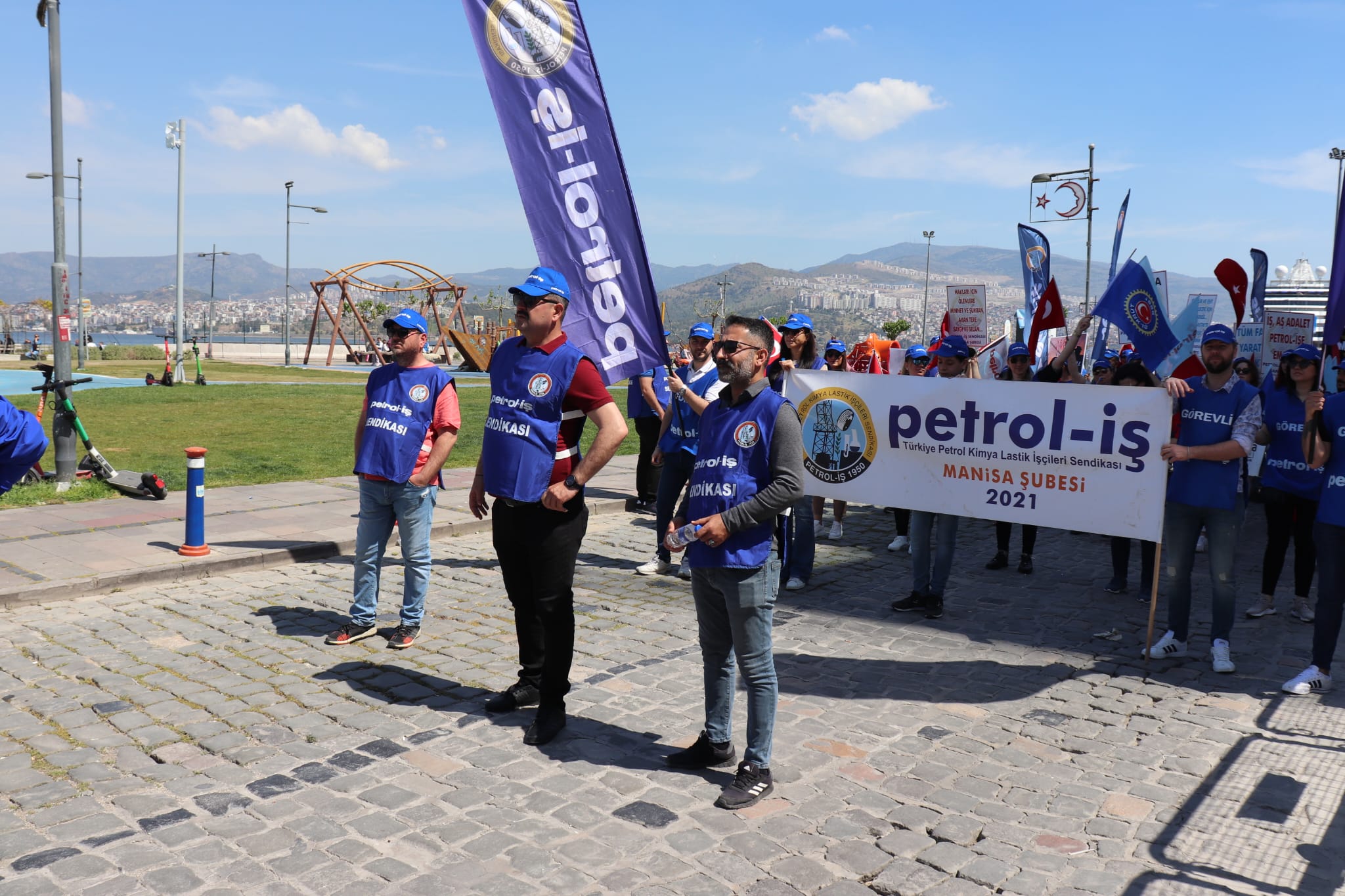 Manisa Şubemiz 1 Mayıs'ı İzmir'de Kutladı