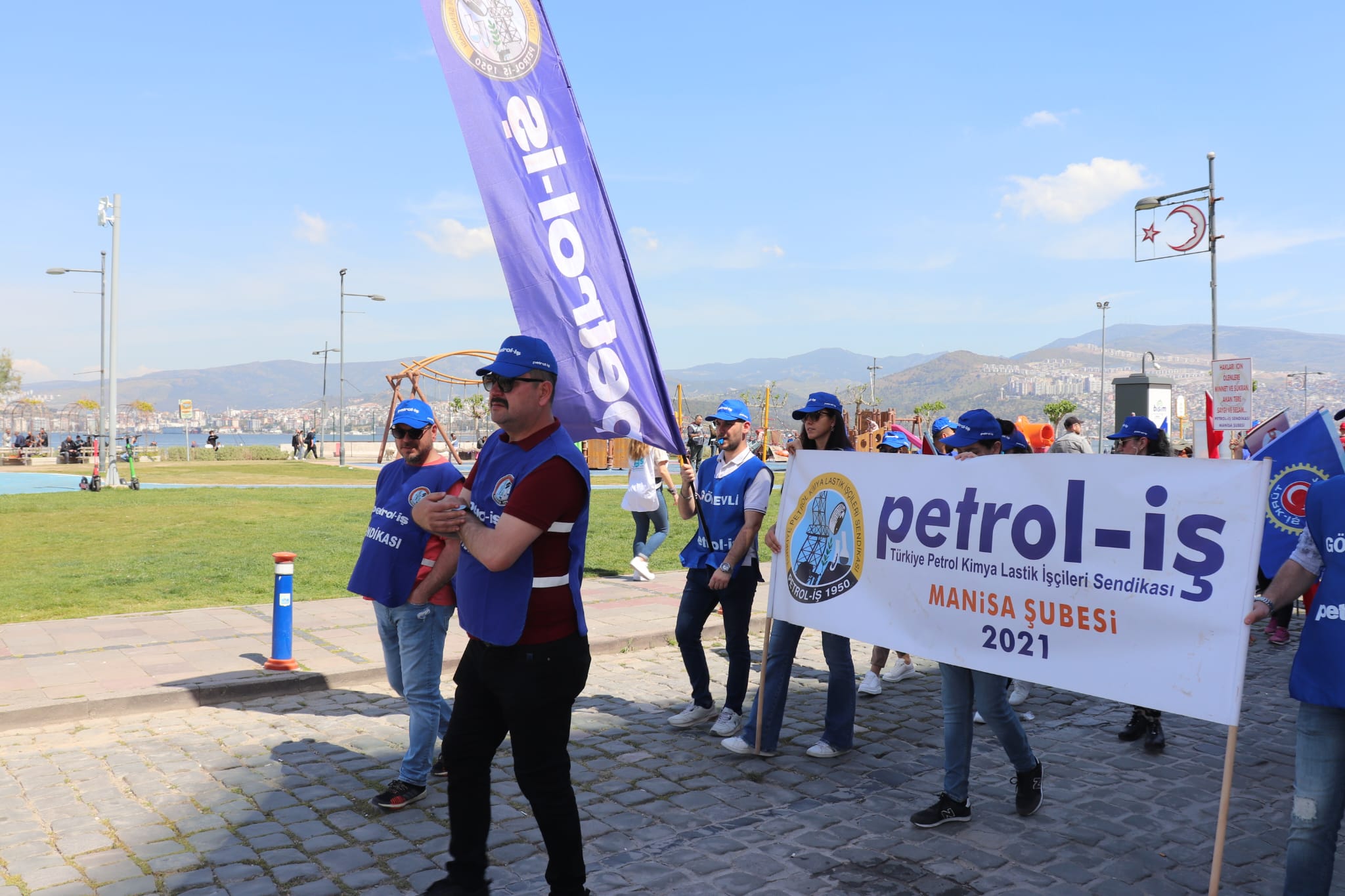 Manisa Şubemiz 1 Mayıs'ı İzmir'de Kutladı