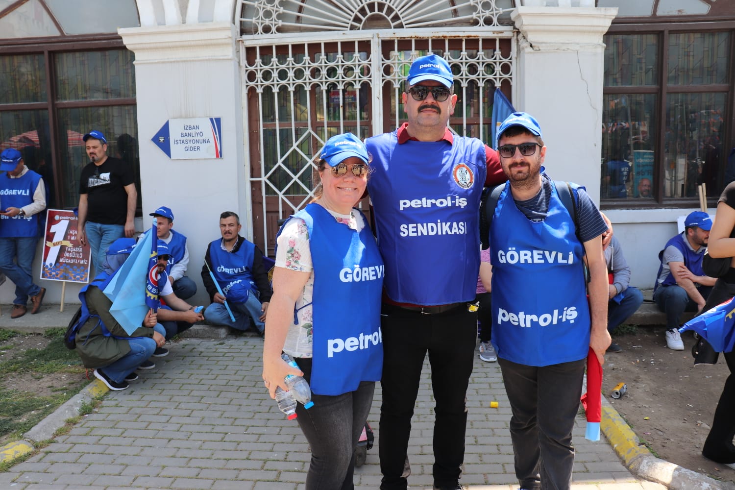 Manisa Şubemiz 1 Mayıs'ı İzmir'de Kutladı