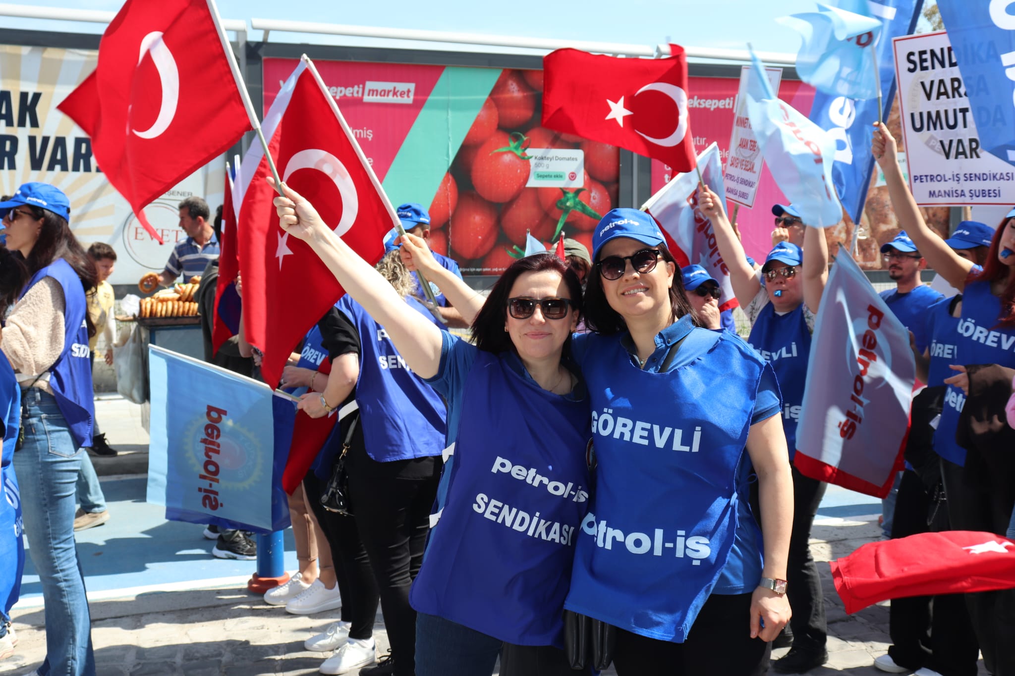 Manisa Şubemiz 1 Mayıs'ı İzmir'de Kutladı