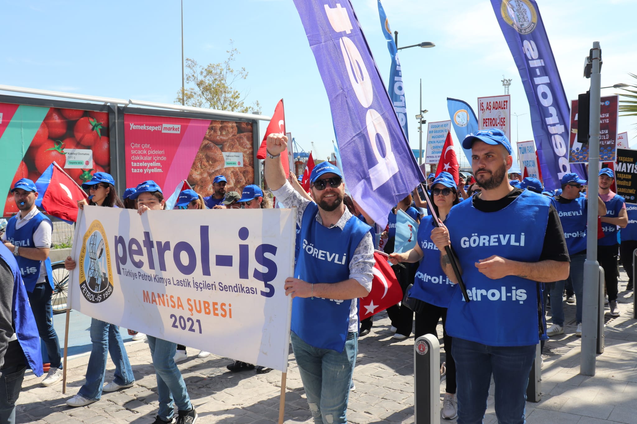 Manisa Şubemiz 1 Mayıs'ı İzmir'de Kutladı