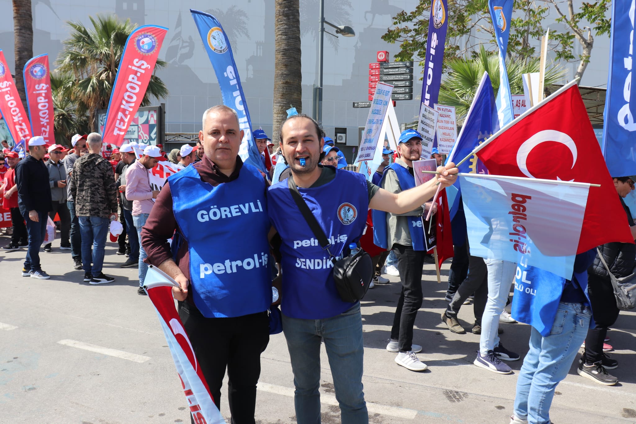 Manisa Şubemiz 1 Mayıs'ı İzmir'de Kutladı