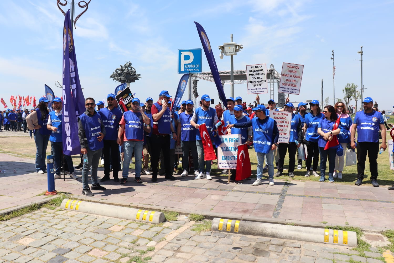 Manisa Şubemiz 1 Mayıs'ı İzmir'de Kutladı