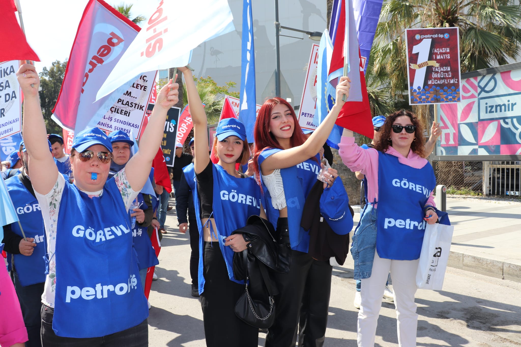 Manisa Şubemiz 1 Mayıs'ı İzmir'de Kutladı