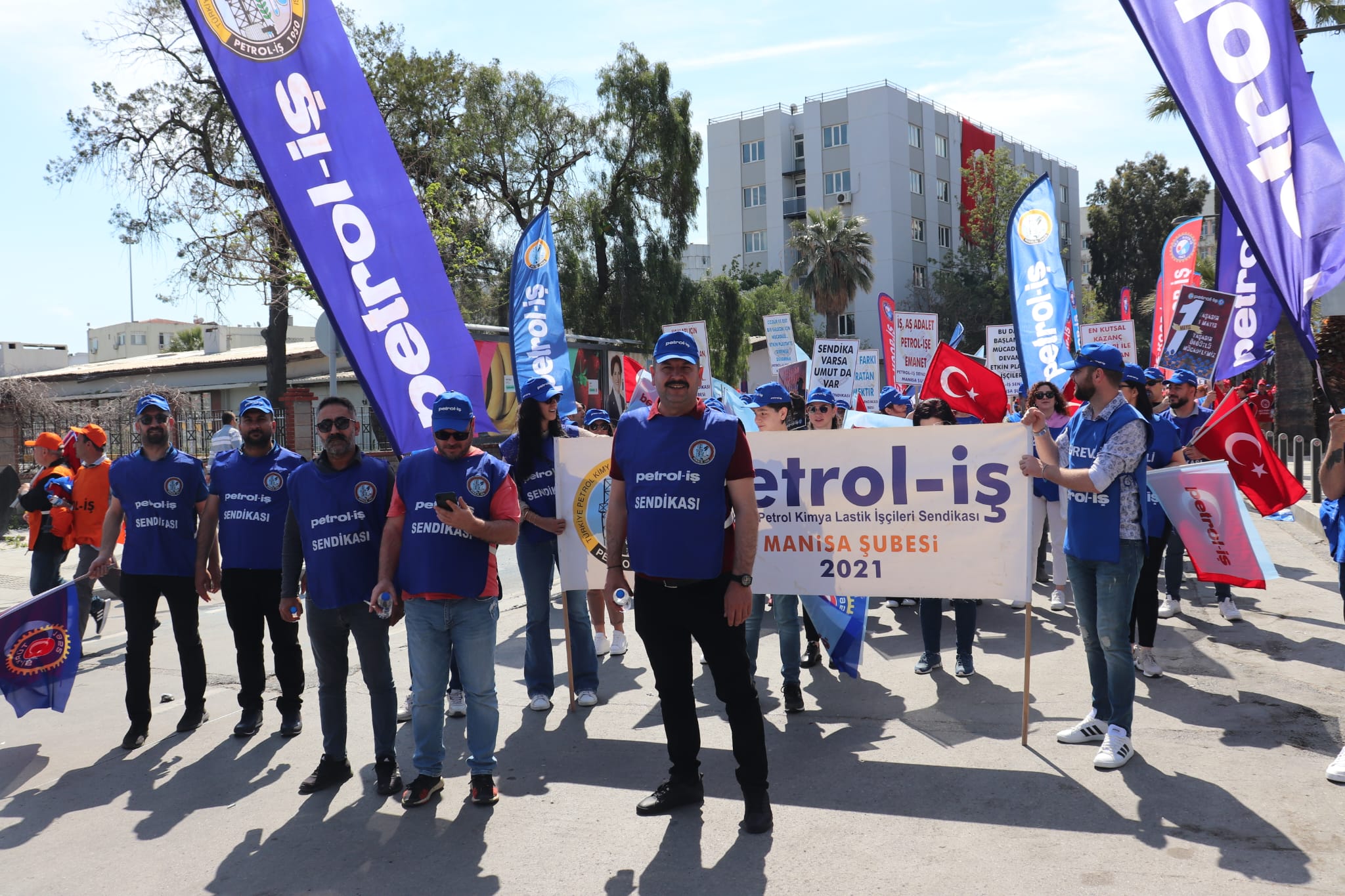 Manisa Şubemiz 1 Mayıs'ı İzmir'de Kutladı