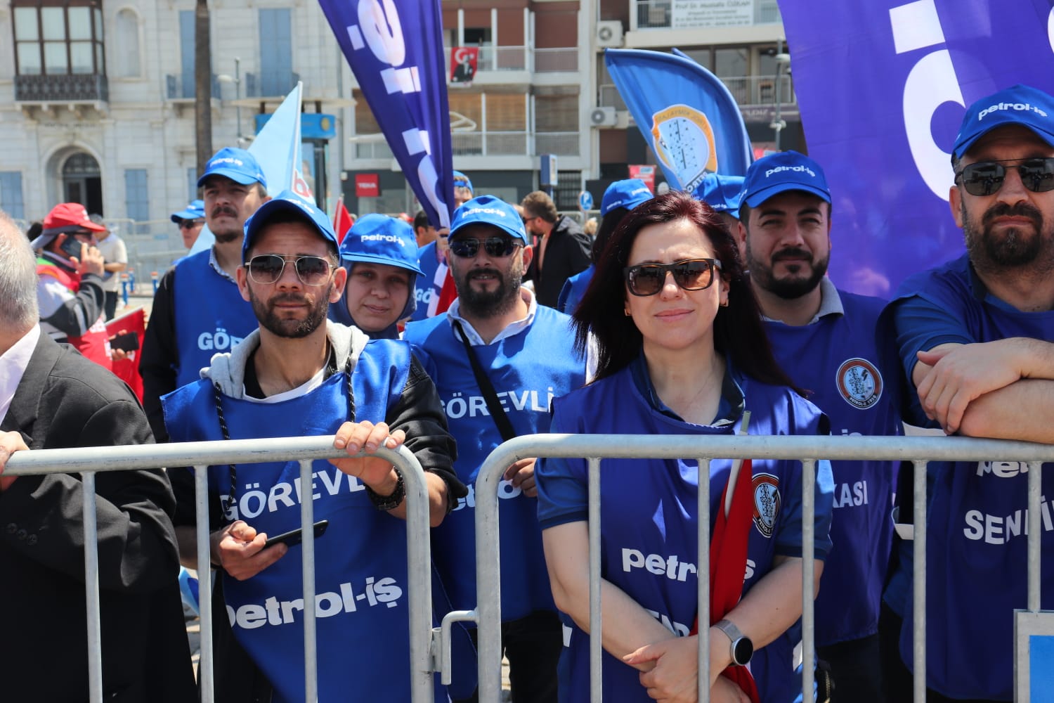 Manisa Şubemiz 1 Mayıs'ı İzmir'de Kutladı