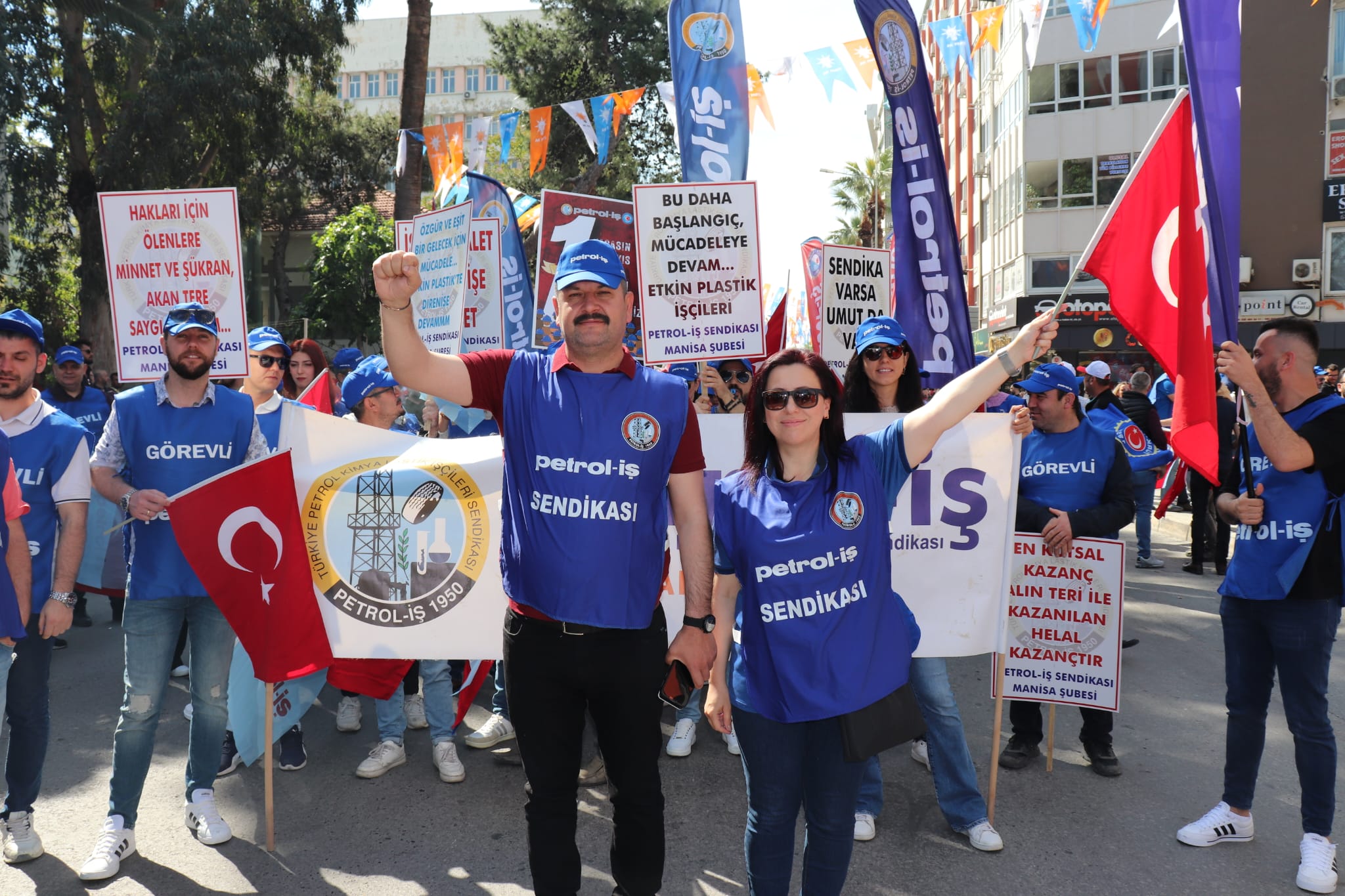 Manisa Şubemiz 1 Mayıs'ı İzmir'de Kutladı