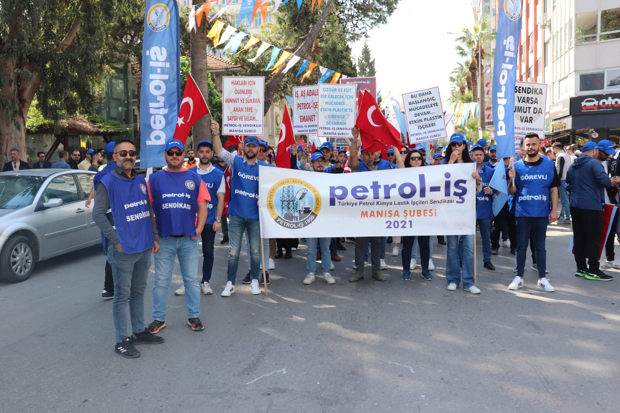 Manisa Şubemiz 1 Mayıs'ı İzmir'de Kutladı