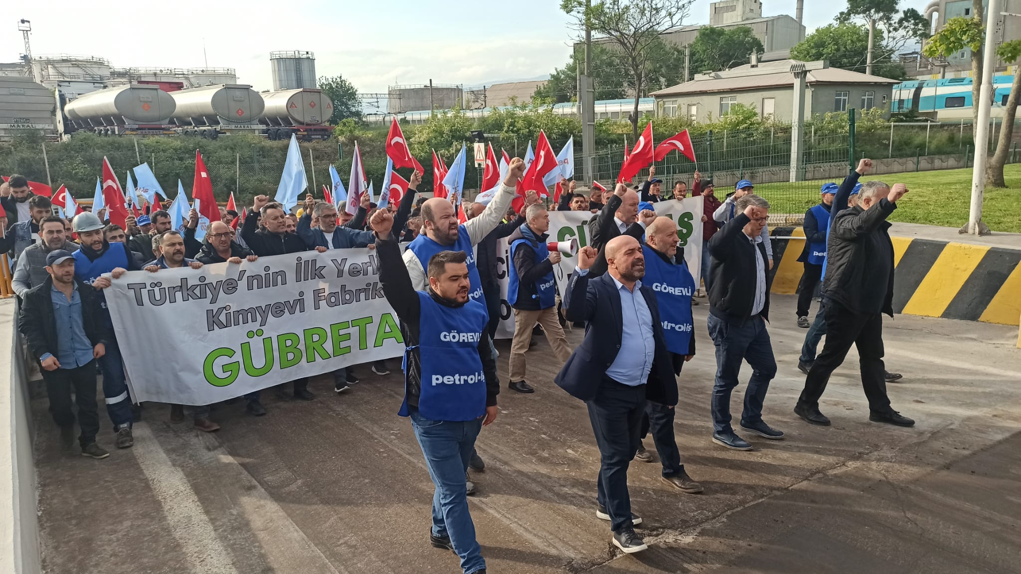 Gübretaş'ta Sözleşme Eylemleri Sürüyor