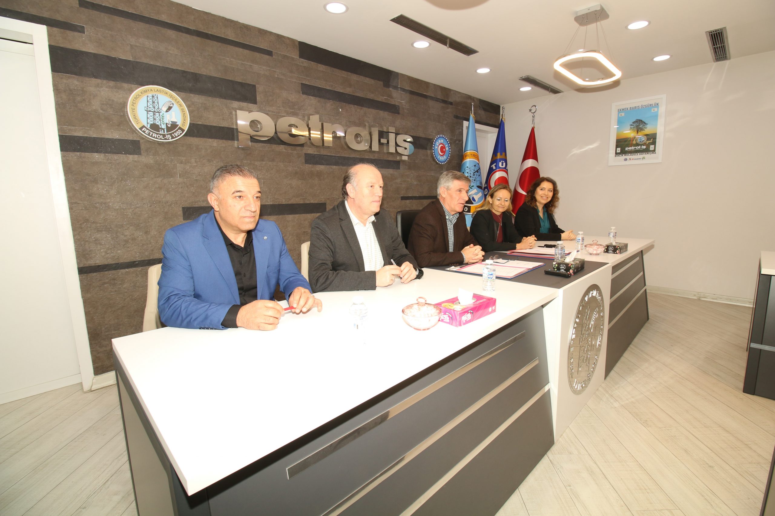 Novartis İşyerinde TİS İmzalandı