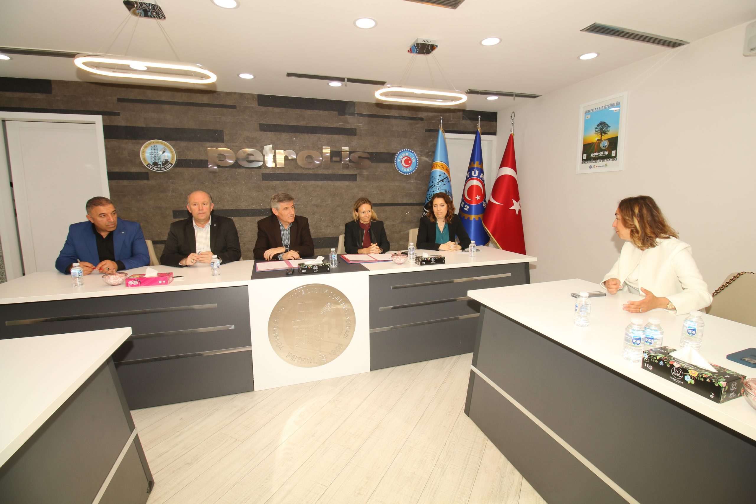 Novartis İşyerinde TİS İmzalandı