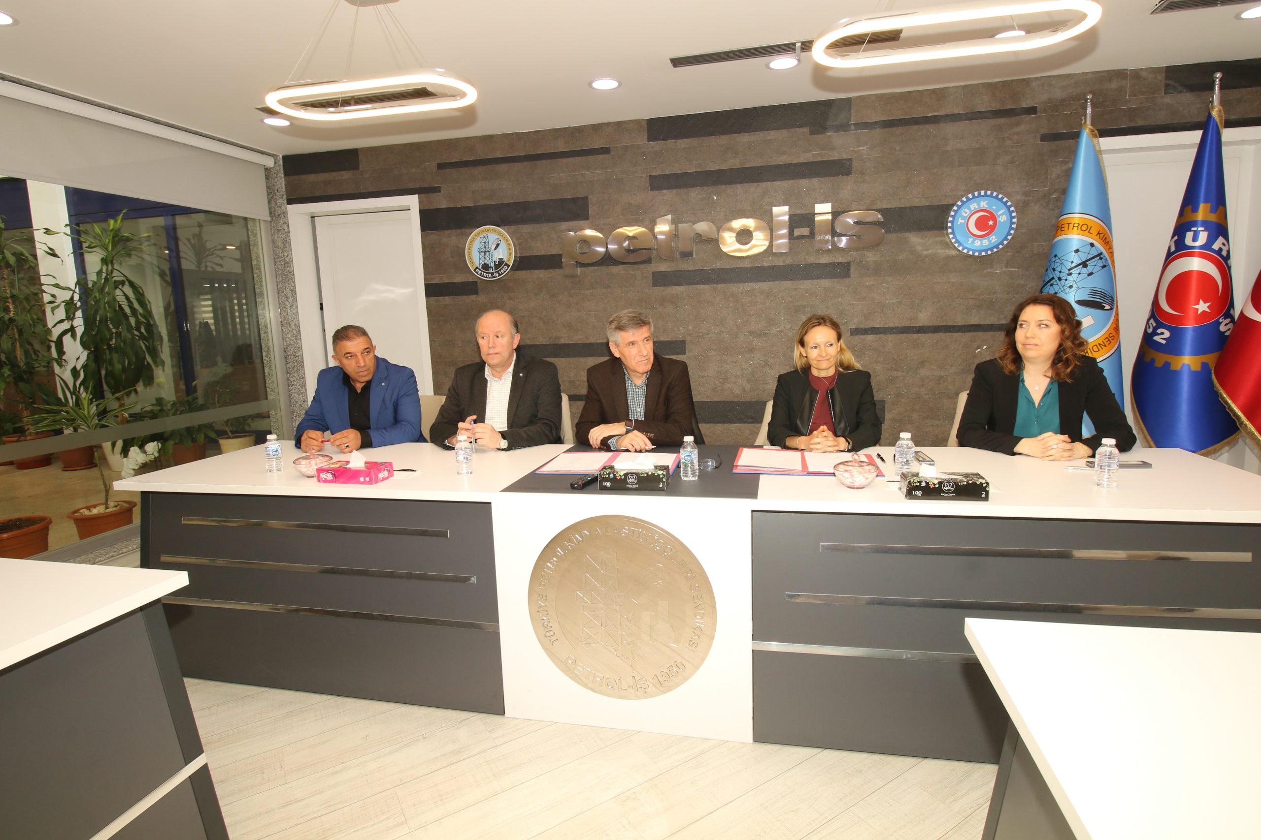 Novartis İşyerinde TİS İmzalandı