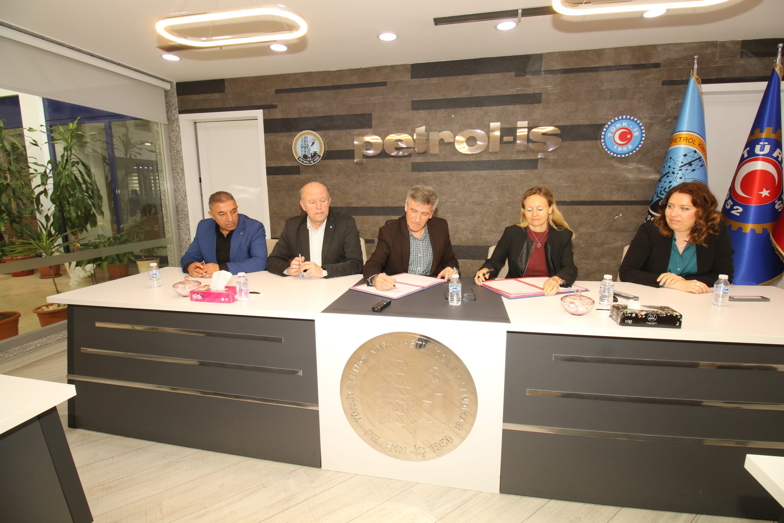 Novartis İşyerinde TİS İmzalandı