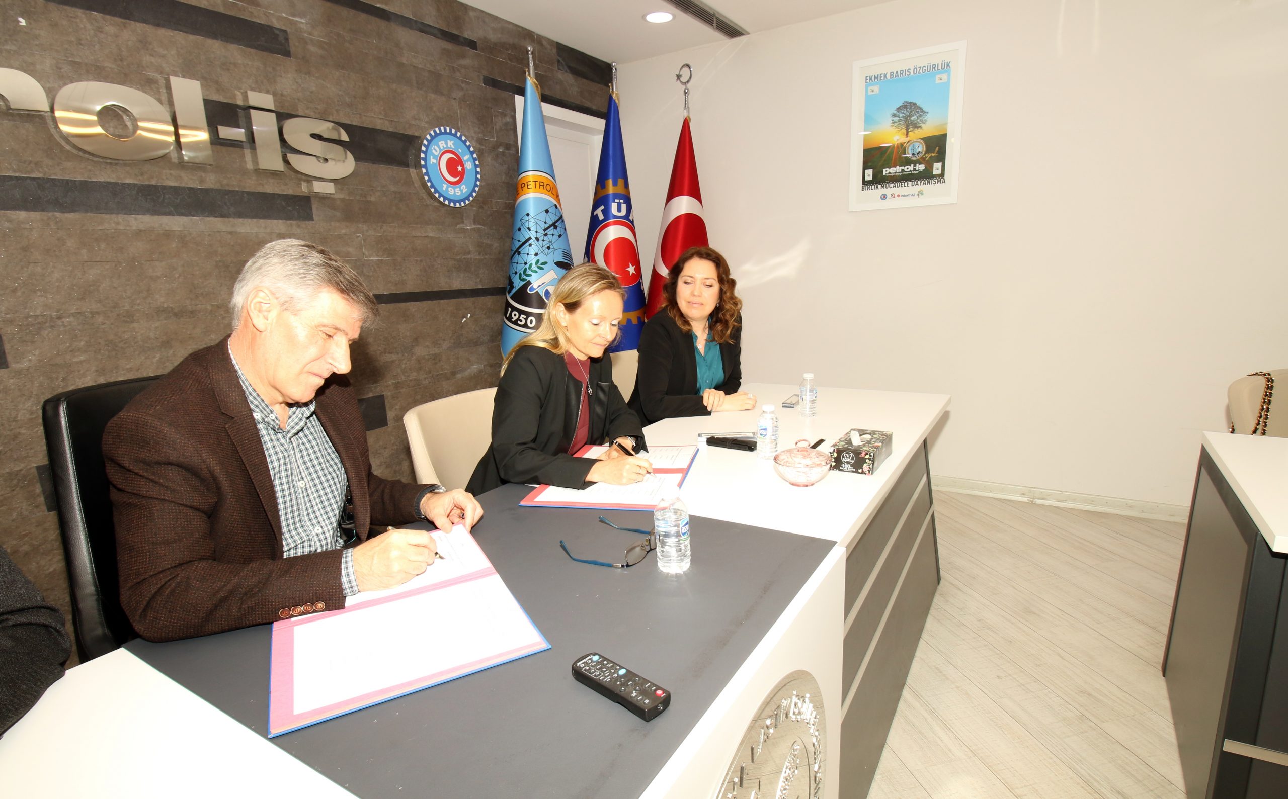 Novartis İşyerinde TİS İmzalandı