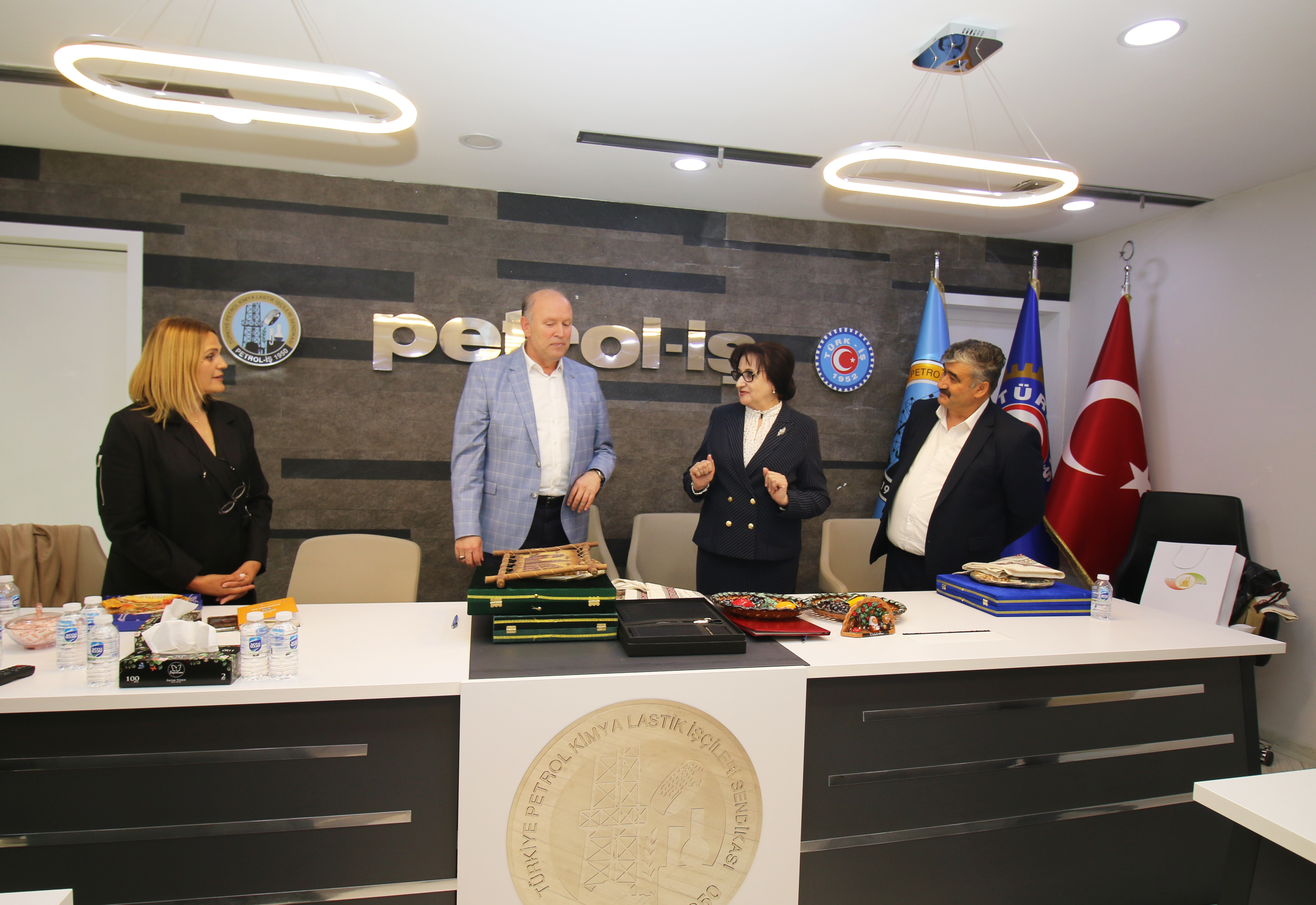 Bandırma Şubemiz Kamu Kurumlarının Varlık Fonuna Devredilmelerine Tepki Gösterdi