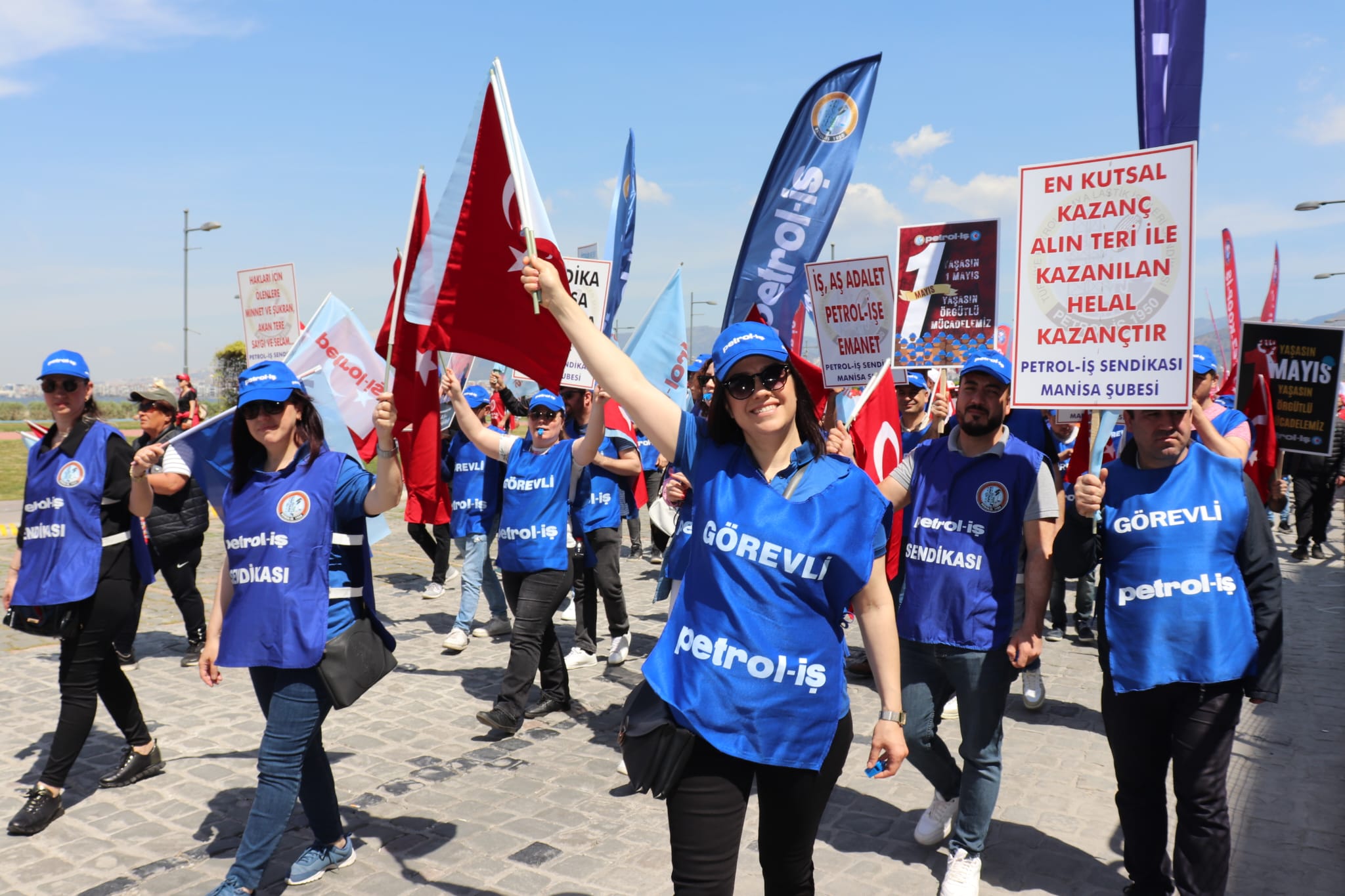 Manisa Şubemiz 1 Mayıs'ı İzmir'de Kutladı