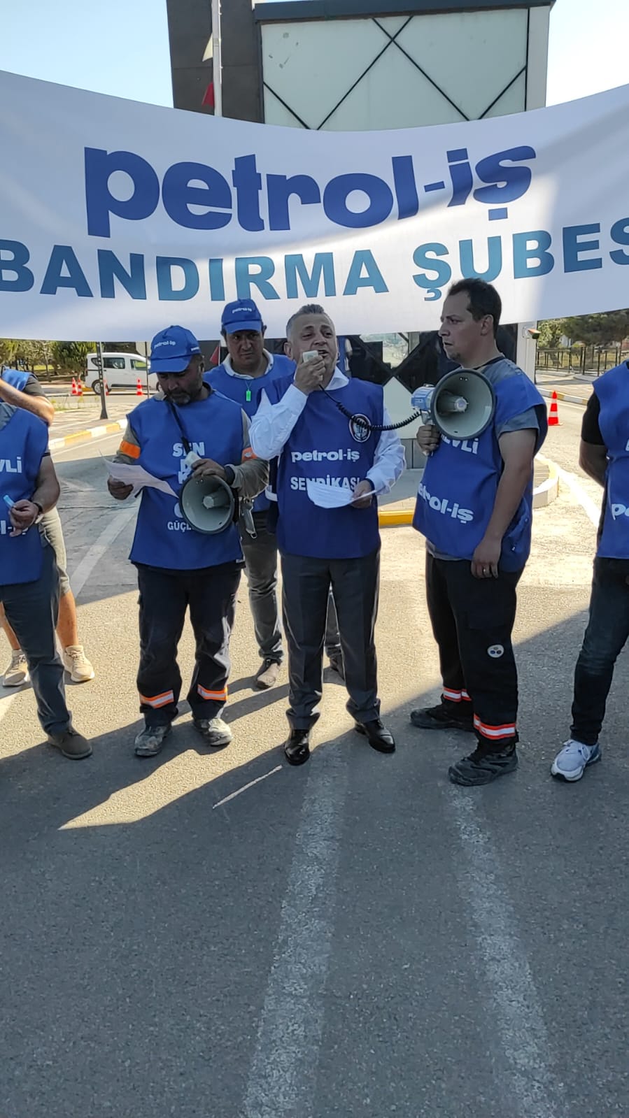 Bandırma Şubemiz Eti Maden’de Grev İlanını Astı