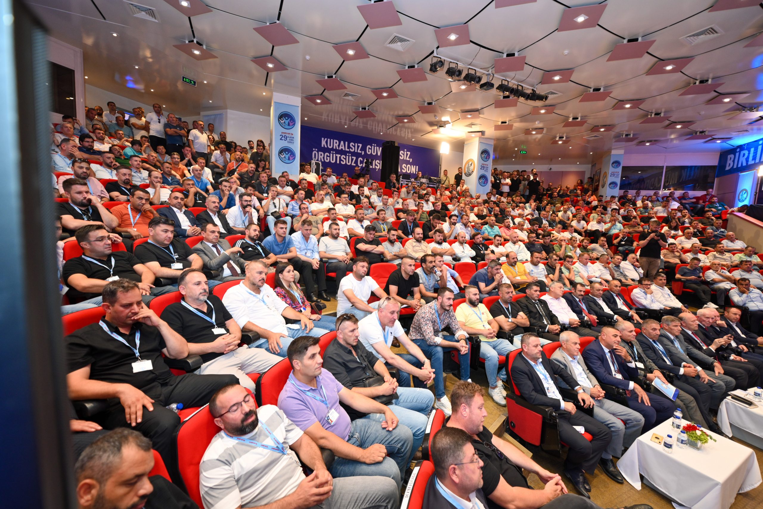 YENİ MERKEZ YÖNETİMİ BELİRLENDİ