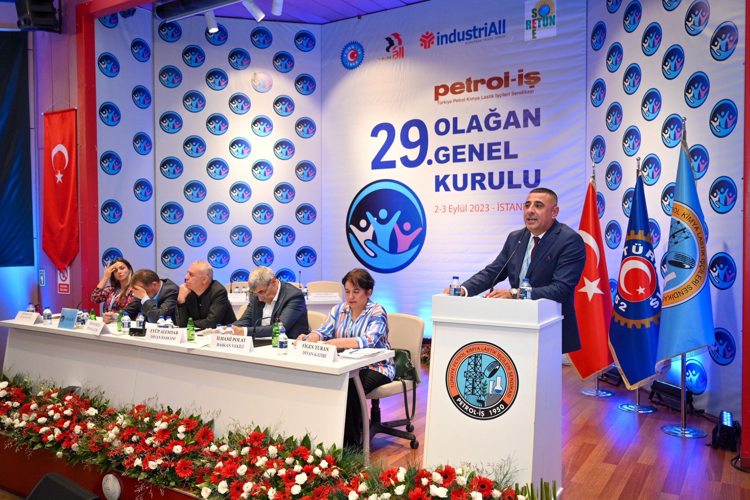 YENİ MERKEZ YÖNETİMİ BELİRLENDİ