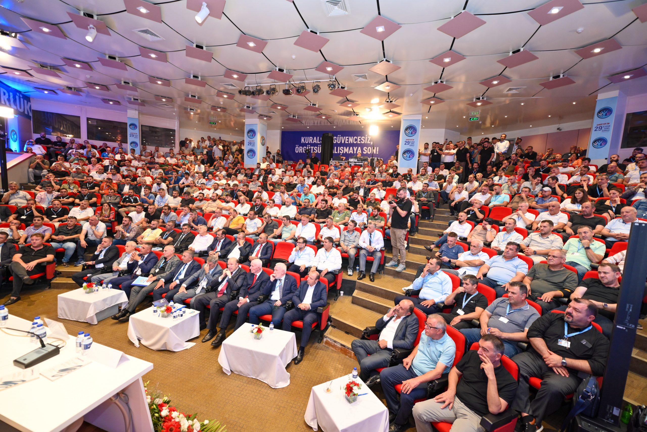 YENİ MERKEZ YÖNETİMİ BELİRLENDİ