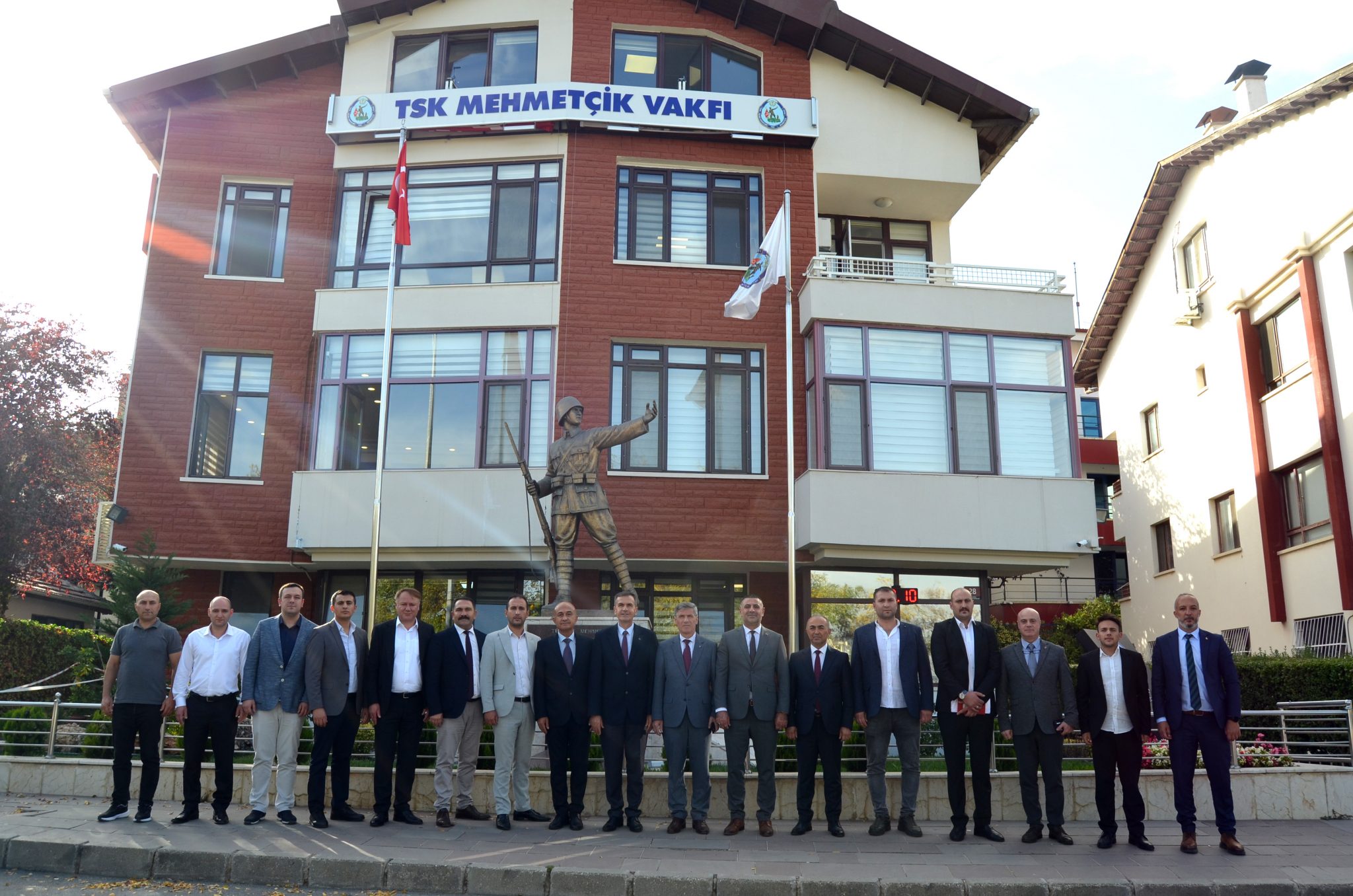 Petrol-İş Heyetinden Mehmetçik Vakfı Ziyareti