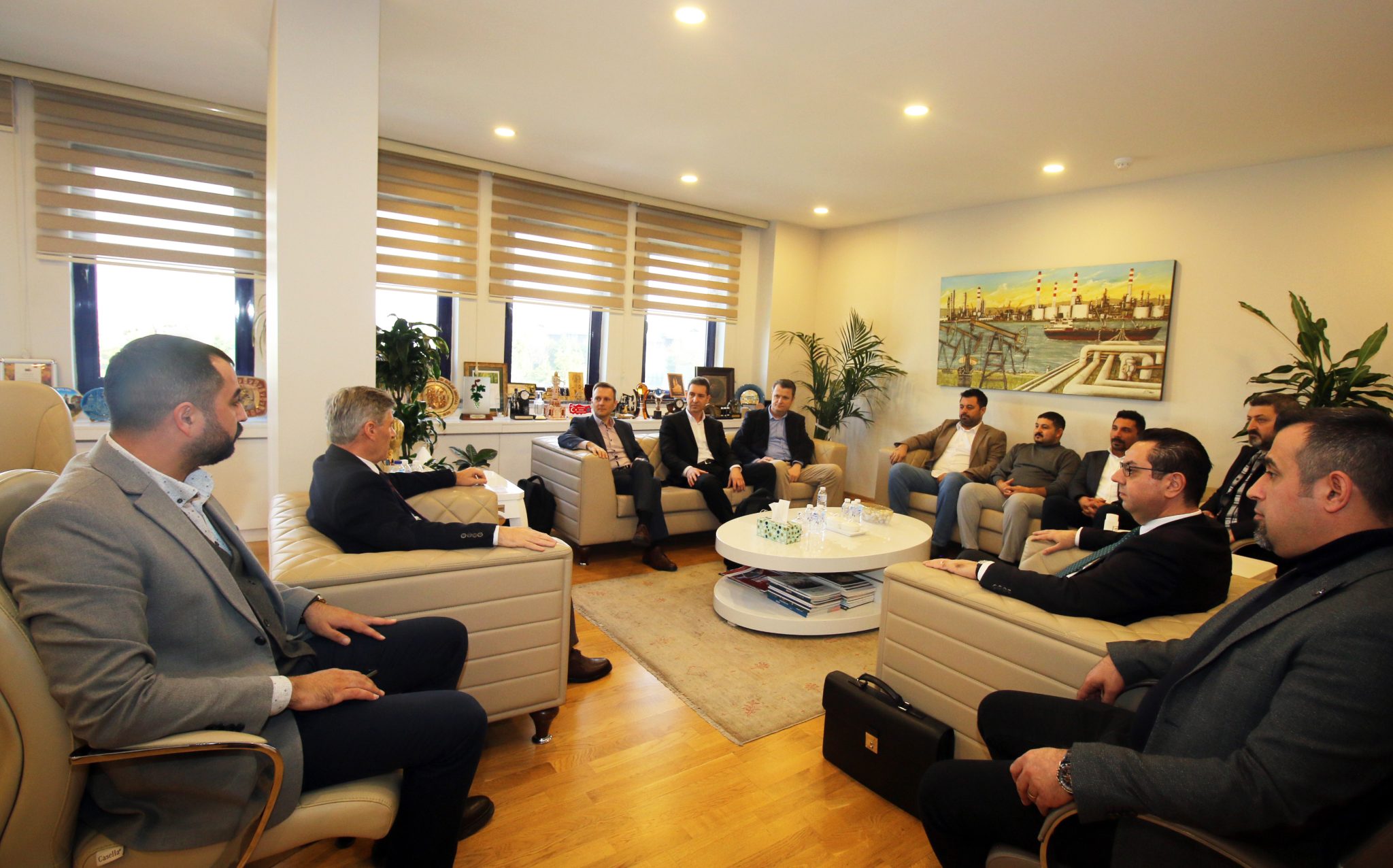 Tetra-Pak Yöneticileri Petrol-İş’te