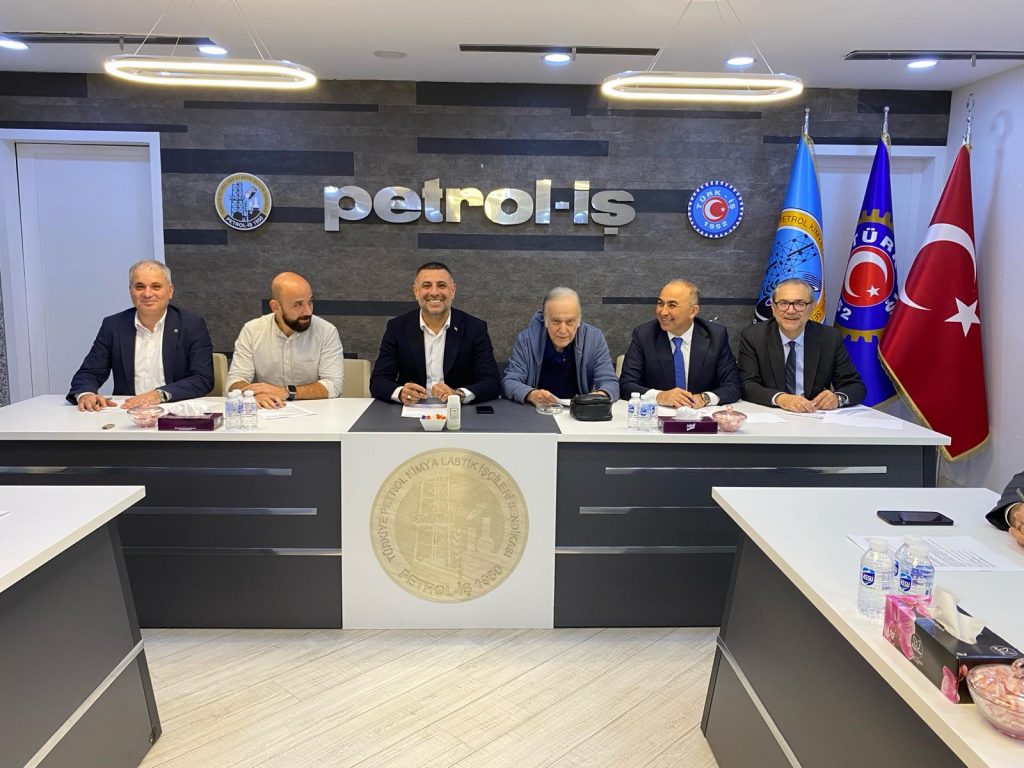 Mutlu Akü İşyerinde TİS İmzalandı