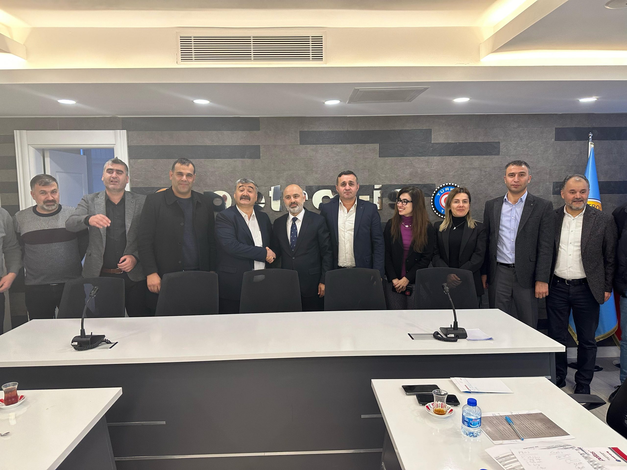 Petlas İşyerinde TİS İmzalandı