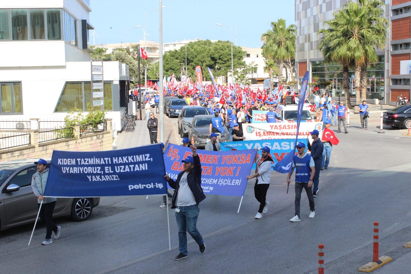 Aliağa Şubemiz 1 Mayıs Emek ve Dayanışma Gününü Coşkuyla Kutladı