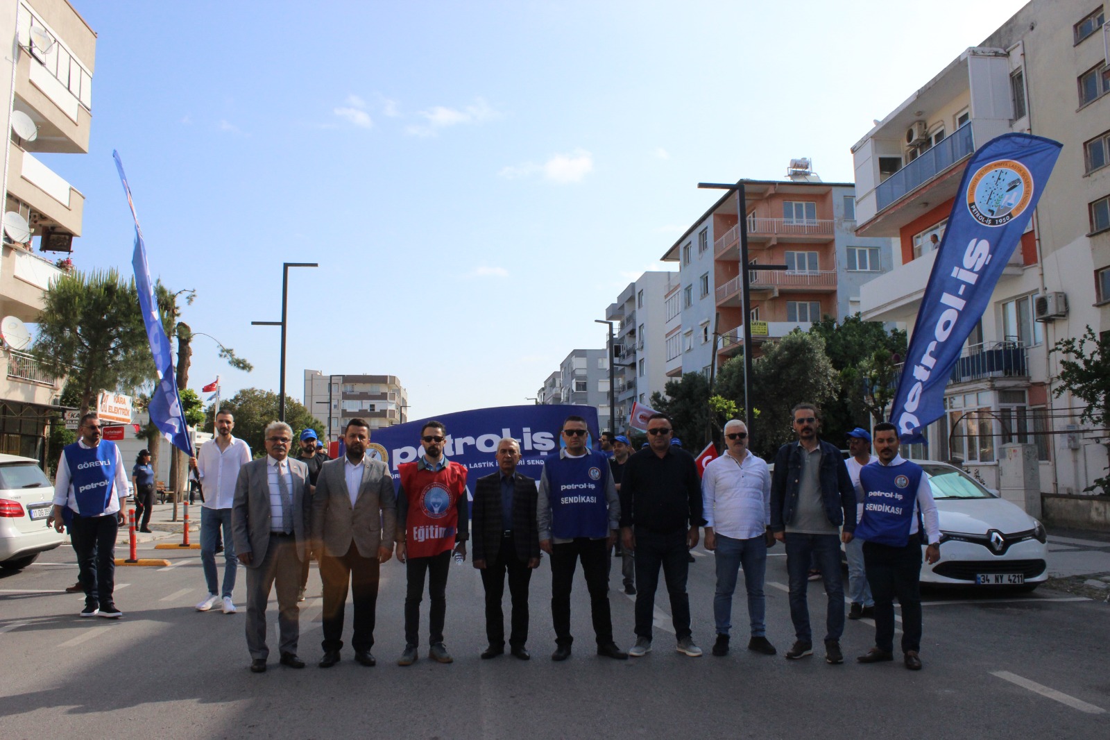 Aliağa Şubemiz 1 Mayıs Emek ve Dayanışma Gününü Coşkuyla Kutladı