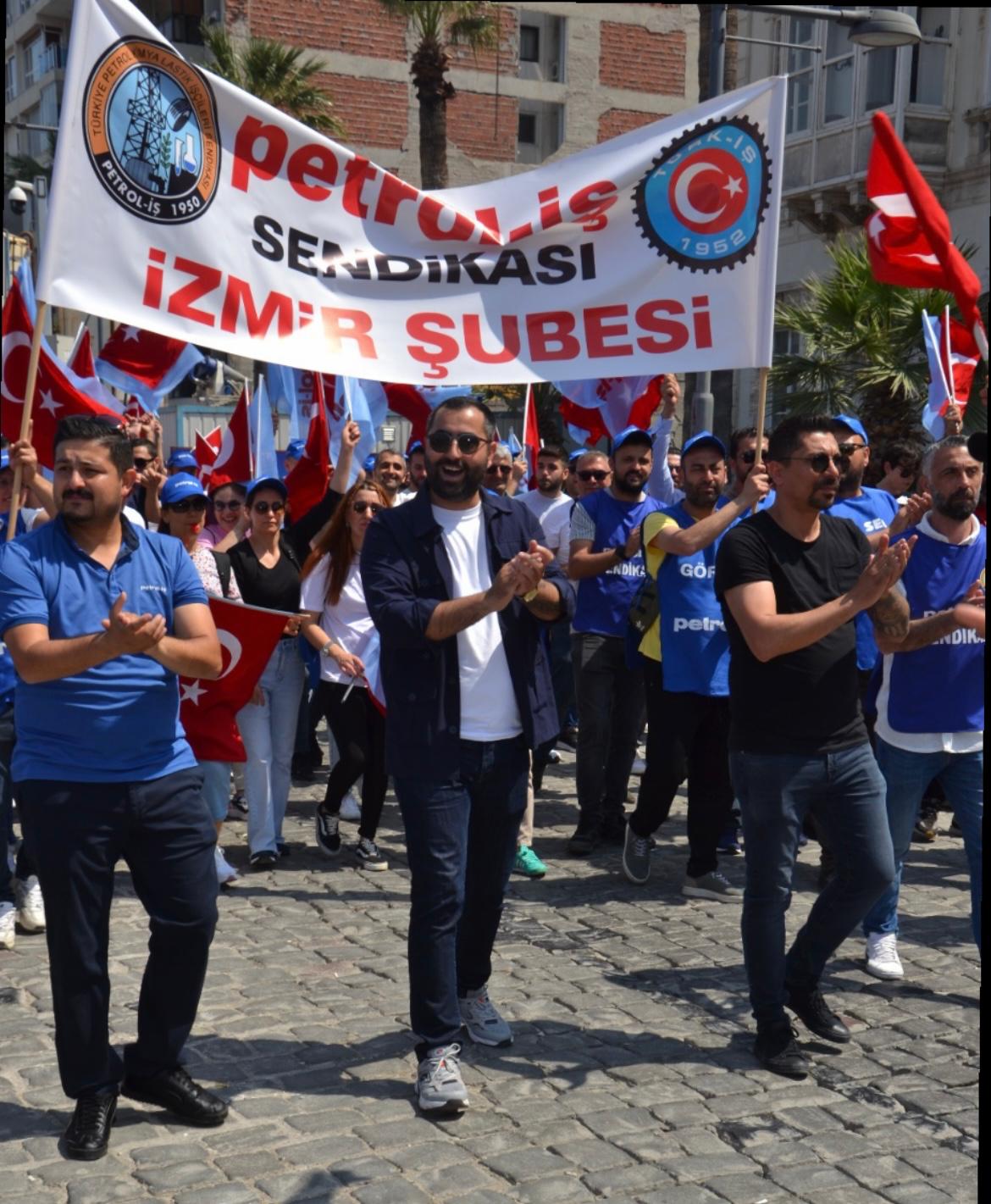 İzmir Şubemiz 1 Mayıs’ı Gündoğdu Meydanı’nda Kutladı