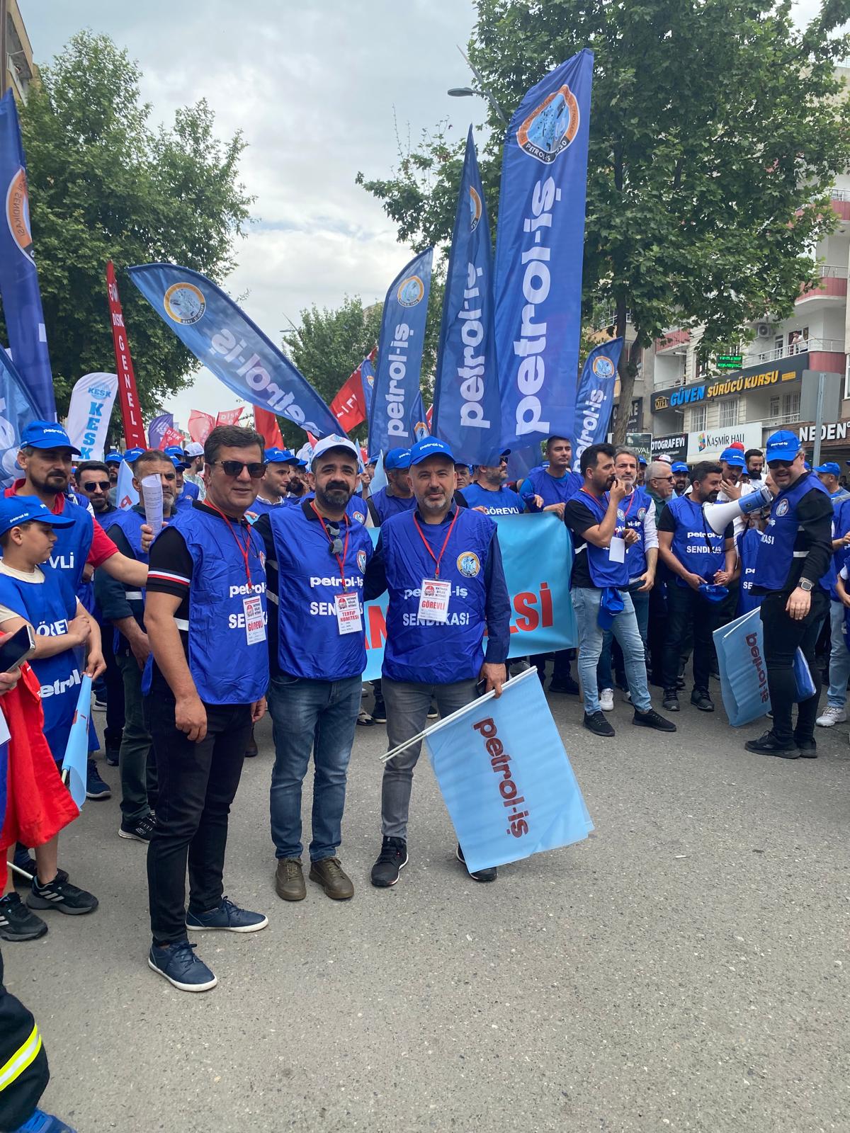 Batman'da Kitlesel 1 Mayıs Kutlaması