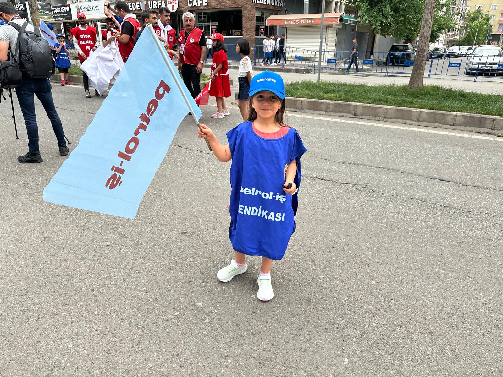 Batman'da Kitlesel 1 Mayıs Kutlaması