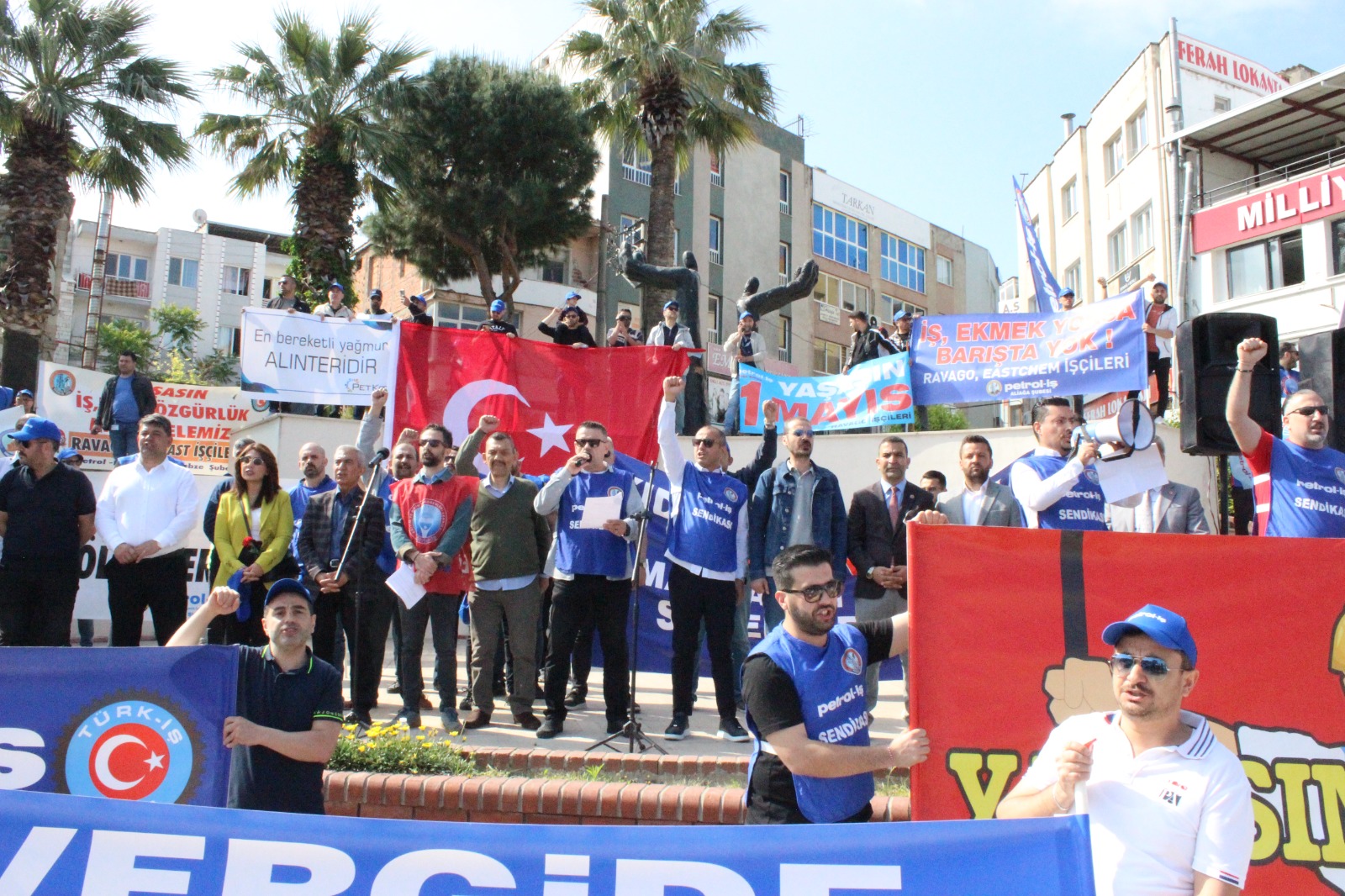 Aliağa Şubemiz 1 Mayıs Emek ve Dayanışma Gününü Coşkuyla Kutladı