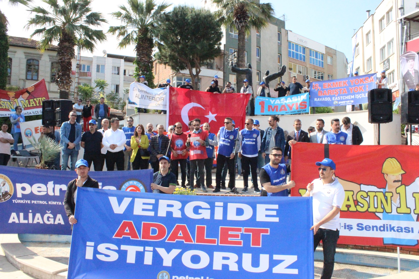 Aliağa Şubemiz 1 Mayıs Emek ve Dayanışma Gününü Coşkuyla Kutladı